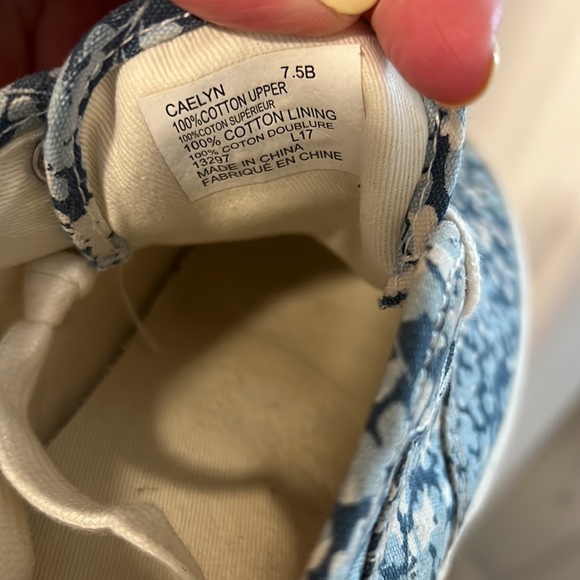 Chaps - floral sneaker - Picture 4 of 4